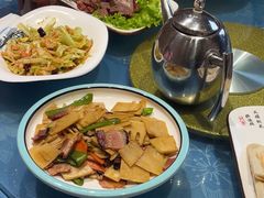 -乔家小院•非遗驴肉•本地小海鲜(滨河路店)