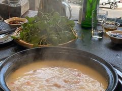 -大匠工房古船木艺术餐厅·猪肚鸡专门店(长白仙岛店)