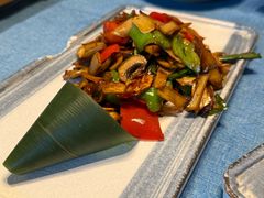 -香巴拉云南餐厅(华莱坞店)