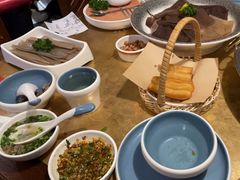 -左庭右院鲜牛肉火锅(金山万达店)