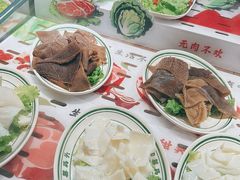 -四囍码头海鲜烧烤自助火锅(外滩南京东路悦荟广场店)