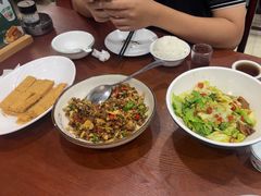 -湖南人家湘菜馆(镇江路店)