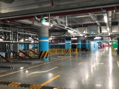 -白玉兰广场停车场