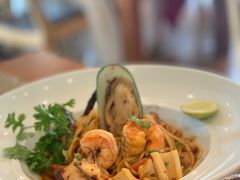 -Chom Cafe and Restaurant