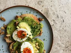 牛油果煮蛋吐司-RAC BAR(安福路店)