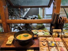 -银米·云南传统过桥米线(双廊黑金冠店)