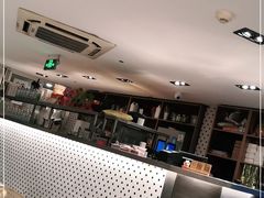 -新大咀港式茶餐厅(宝山万达店)