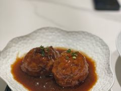 鸭蛋黄狮子头-梅飞酒家(名辉豪庭店)