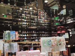 -钟书阁(群光广场店)