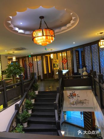 「儒之堂足道·SPA·推拿(诸暨店)」停车方便也很好找