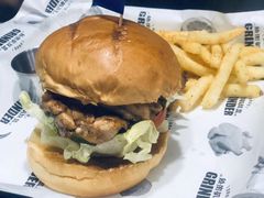 炸鸡肉汉堡-Grinder 绞肉机汉堡(武定路店)