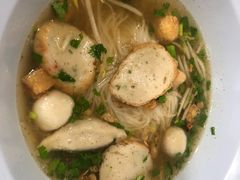 鱼丸粉-马里奥明星猪脚饭