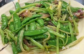Preserved Pork Stir-fried with Celery and Snow Peas