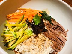 -云海肴·汽锅鸡·云南菜(天山百盛优客店)