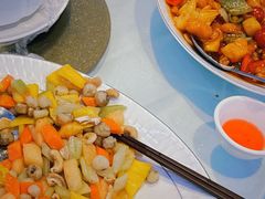 芹菜腰果炒马蹄菠萝蜜-新溢香国际酒店-中餐厅