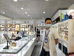 -宏宇眼镜蔡司依视路折扣店(兆佳眼镜城店)