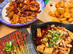 -临界音乐酒馆·小龙虾·江湖菜(华熙LIVE·鱼洞店)