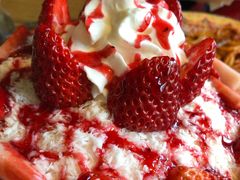 草莓牛奶冰沙-LYFATTI 莱芙缇(赣水路店)