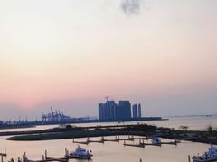 -皇马海口湾海景酒店(万绿园秀英港店)