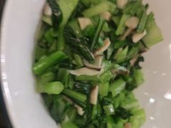碎炒青菜香菇-吃货私房菜(丽江束河古镇店)