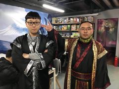 金老板与玩家积极互动-悦河马家庭桌游剧本馆(朝阳门店)
