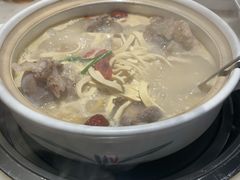 招牌筒骨砂锅-小骨煲金华砂锅(转塘金街美地店)