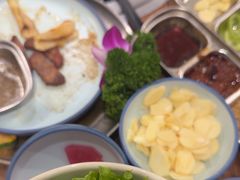 -明洞阿姨·韩式酱蟹烤肉·创意料理(三元桥店)