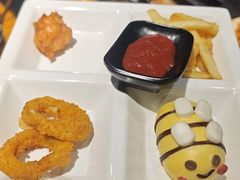 -老牌坊云南鱼豆花火锅(爱建店)