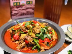 -老滇山寨•云南特色菜•地方菜•民族风情歌舞表演(金碧店)