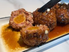 鸭蛋黄狮子头-梅飞酒家(名辉豪庭店)