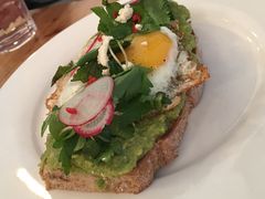 牛油果吐司-Egg•Allday Brunch(襄阳北路店)