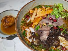 -百春原湖南牛肉粉(百联世纪店)