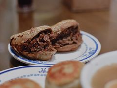 烧饼夹烧牛羊肉-老爆肚满五香烧牛羊肉