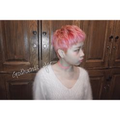 -God Hands发型设计复古会所