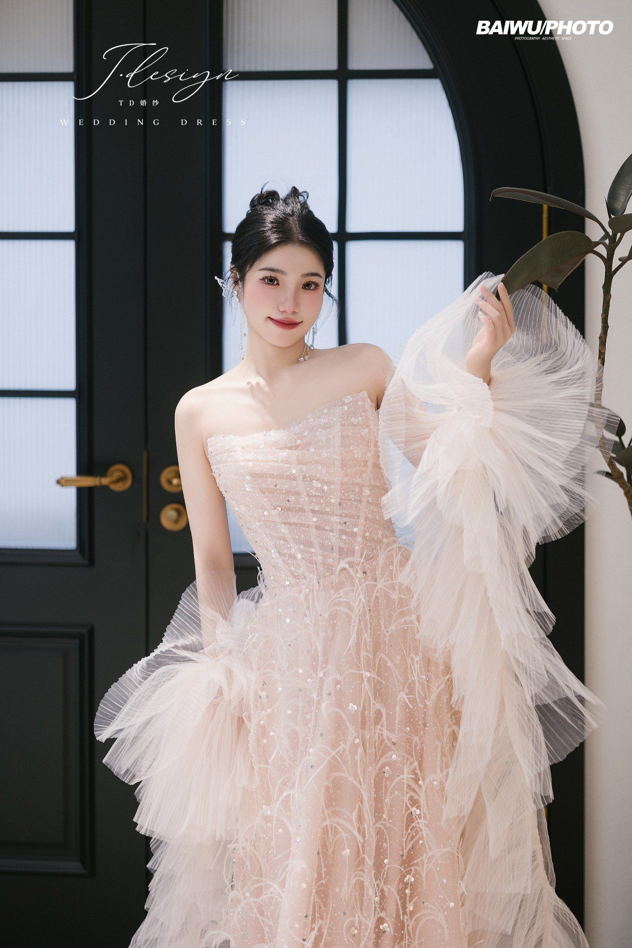 31·35婚纱 | 粉色羽毛礼服