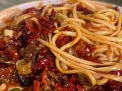 -歹歹的加个面过油肉拌面