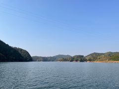 -华凌山庄·隐湖栖