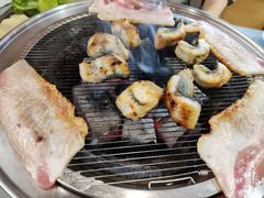 -围炉肉舍•炭烤活鳗•丹东海鲜烤肉(步行街店)