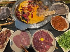 -洞亭火锅(防空洞总店)