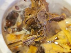 -亿诣蝎府炸酱面羊蝎子火锅(酷车小镇店)