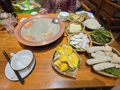 -民食香·腊排骨野生菌美食(木府店)