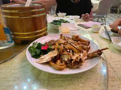 大鹏窑鸡-鹏城人家海鲜酒家·23年老字号(较场尾店)
