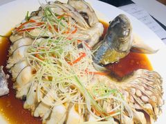 清蒸武昌鱼-小凤庭·地道湖北菜武昌鱼·铫子藕汤(黄鹤楼店)