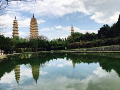 -三塔倒影公园