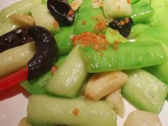 蒜蓉木耳炒海南丝瓜-闻见中国海南菜(K11店)