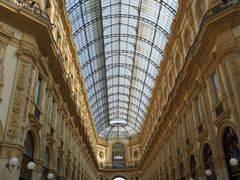 -文艺复兴百货(米兰大教堂广场店)