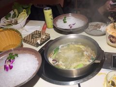 -喃喃椰·糟粕醋·椰子鸡火锅(七堡花园店)