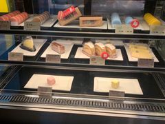 面包甜点陈列柜-麦当劳(深圳北站高铁店)