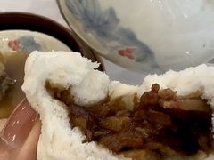 蜜汁叉烧包-凤城酒家(渣华道)
