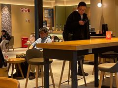 -星巴克臻选(上海中环广场2F店)